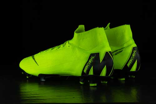 Fußballschuhe fotografieren,soccershoejunkie,Produktfotografie,Fußballlegenden Schuhe,Schuhfotografie,Sportartikel Fotografie,Werbefotografie