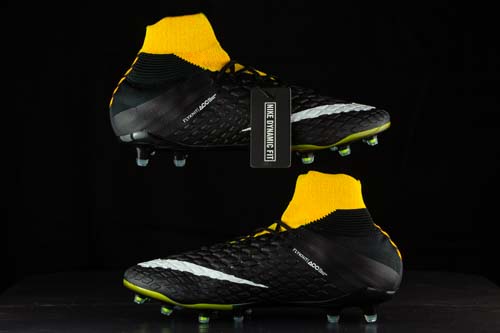 Fußballschuhe fotografieren,soccershoejunkie,Produktfotografie,Fußballlegenden Schuhe,Schuhfotografie,Sportartikel Fotografie,Werbefotografie