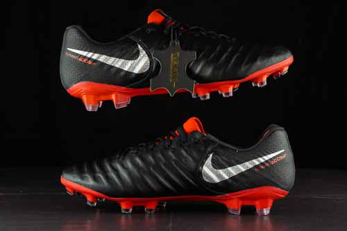 Fußballschuhe fotografieren,soccershoejunkie,Produktfotografie,Fußballlegenden Schuhe,Schuhfotografie,Sportartikel Fotografie,Werbefotografie