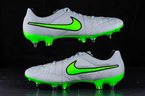 Fußballschuhe fotografieren,soccershoejunkie,Produktfotografie,Fußballlegenden Schuhe,Schuhfotografie,Sportartikel Fotografie,Werbefotografie