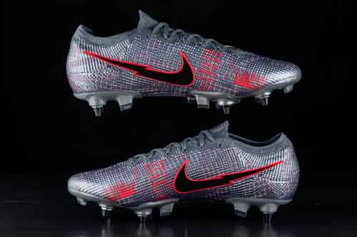 Fußballschuhe fotografieren,soccershoejunkie,Produktfotografie,Fußballlegenden Schuhe,Schuhfotografie,Sportartikel Fotografie,Werbefotografie