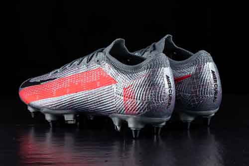 Fußballschuhe fotografieren,soccershoejunkie,Produktfotografie,Fußballlegenden Schuhe,Schuhfotografie,Sportartikel Fotografie,Werbefotografie