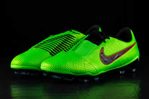 Fußballschuhe fotografieren,soccershoejunkie,Produktfotografie,Fußballlegenden Schuhe,Schuhfotografie,Sportartikel Fotografie,Werbefotografie