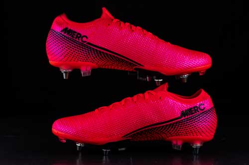 Fußballschuhe fotografieren,soccershoejunkie,Produktfotografie,Fußballlegenden Schuhe,Schuhfotografie,Sportartikel Fotografie,Werbefotografie