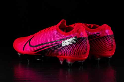 Fußballschuhe fotografieren,soccershoejunkie,Produktfotografie,Fußballlegenden Schuhe,Schuhfotografie,Sportartikel Fotografie,Werbefotografie
