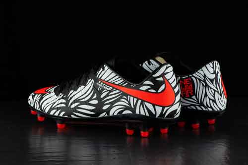 Fußballschuhe fotografieren,soccershoejunkie,Produktfotografie,Fußballlegenden Schuhe,Schuhfotografie,Sportartikel Fotografie,Werbefotografie